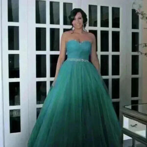 Prom dress size 6 to 8 tulle  with lace up back blue green with rhinestones